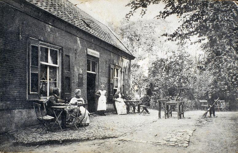 "De Koude Herberg" in de staat waarin het zich bevond rond 1900. Het betrof het in opdracht van R.D. Wolterbeek opgetrokken herberg na verplaatsing.