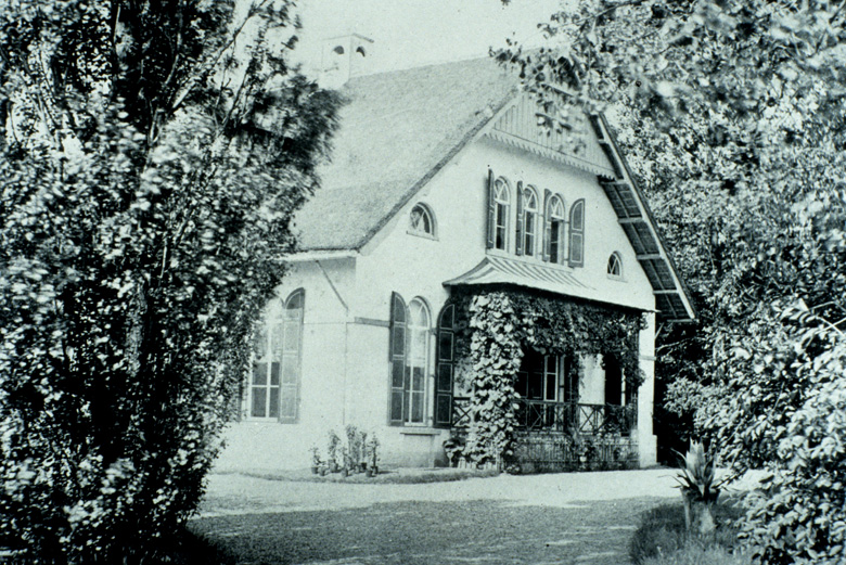 Het door De Kempenaer gebouwde eerste huis Bato`s Wijk. Afgebroken door L. Fangman die er een tweede grote villa voor in de plaats liet komen.