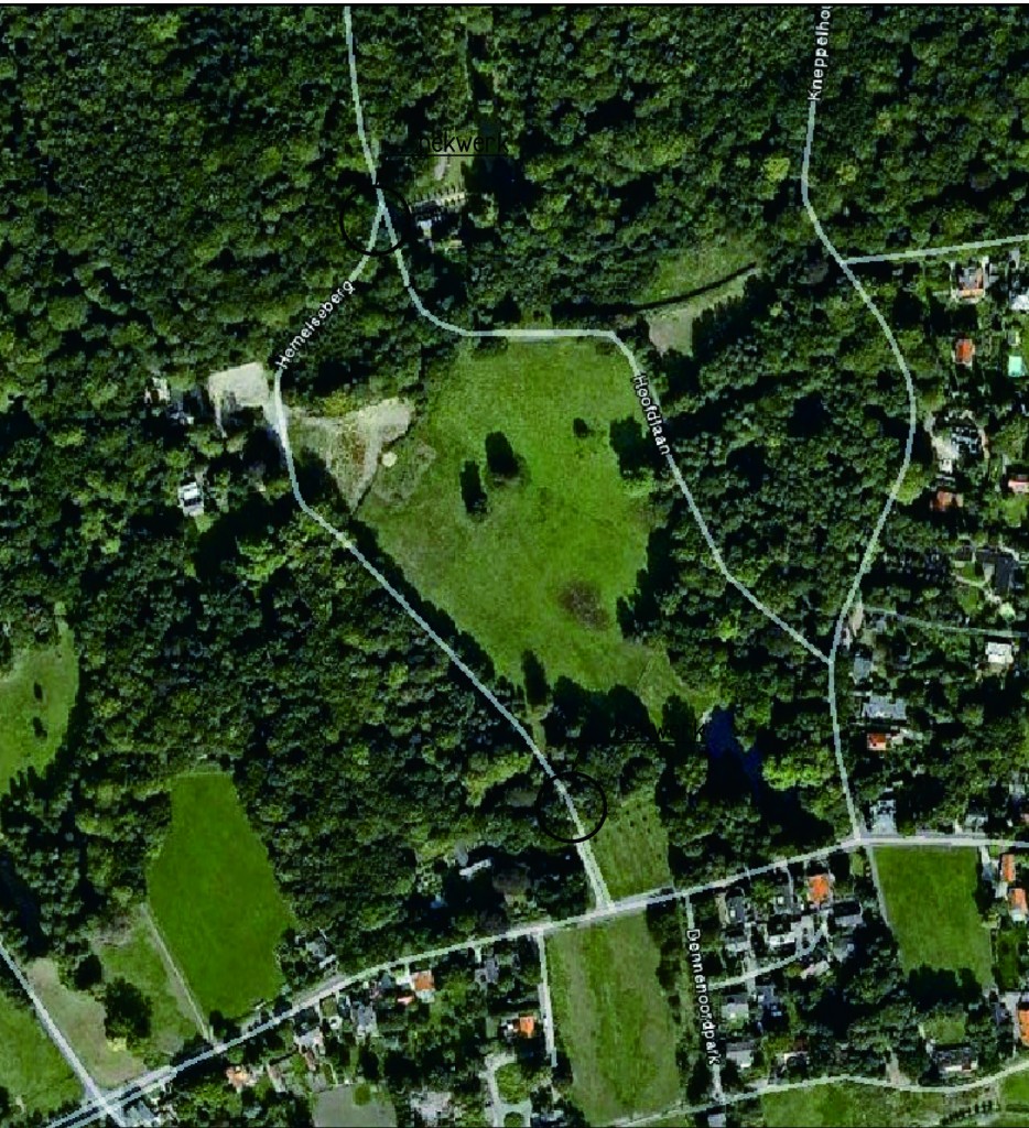 Luchtfoto van het centrale deel van het landgoed de Hemelse Berg, zonder huis. Foto rond 2000 