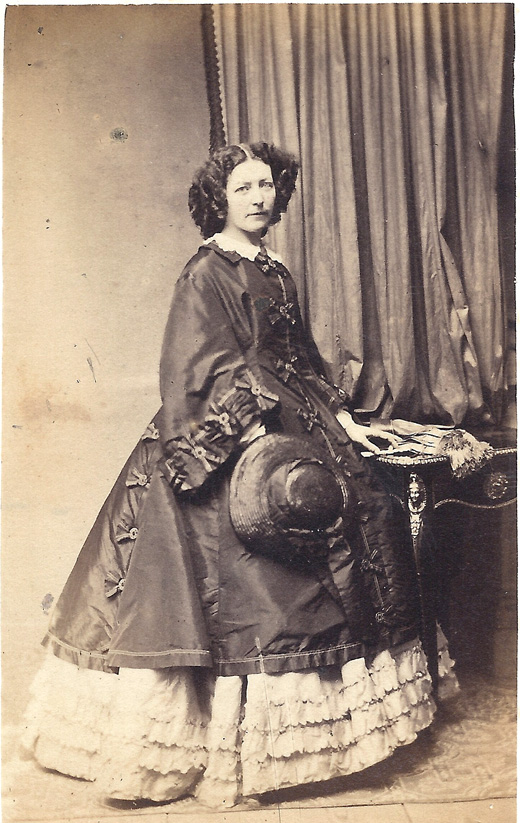 Ursula Kneppelhout- van Braam. Circa 1862.