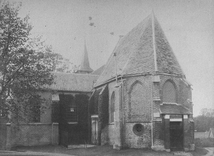 Het tegen de zuidelijke buitenmuur, in de hoek van koor en het transept van het Kerkje op de Heuvel te Heelsum, gelegen familiegraf Van Brakell van Wadenoijen van Doorwerth.