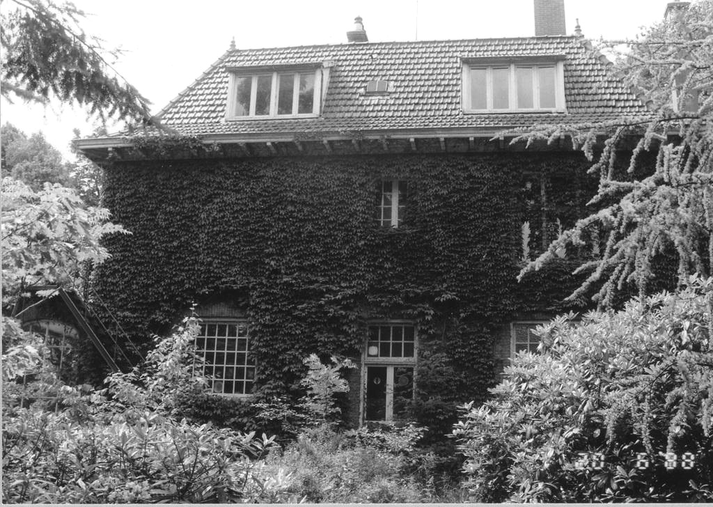 De achterzijde van Huize "Ommershof".