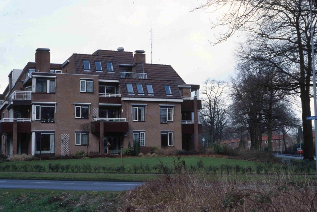 Oranjeweg 2, "Residence Hillenbos". Foto 1992