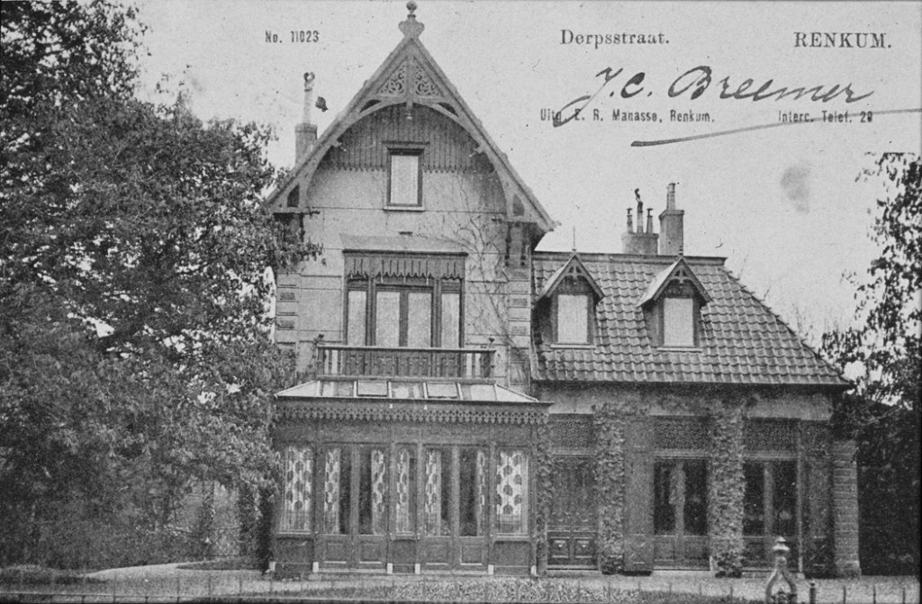  De villa “Roozenburg” Dorpsstraat 135. De oorspronkelijke bebouwing stamt uit 1848