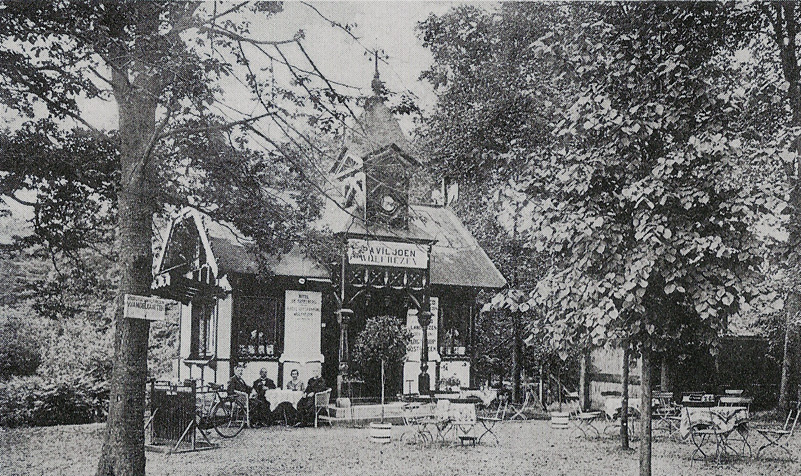 Het voormalig tramhuisje van de Arnhemsche Paardentram op de hoek Wolfhezerweg/Utrechtseweg.